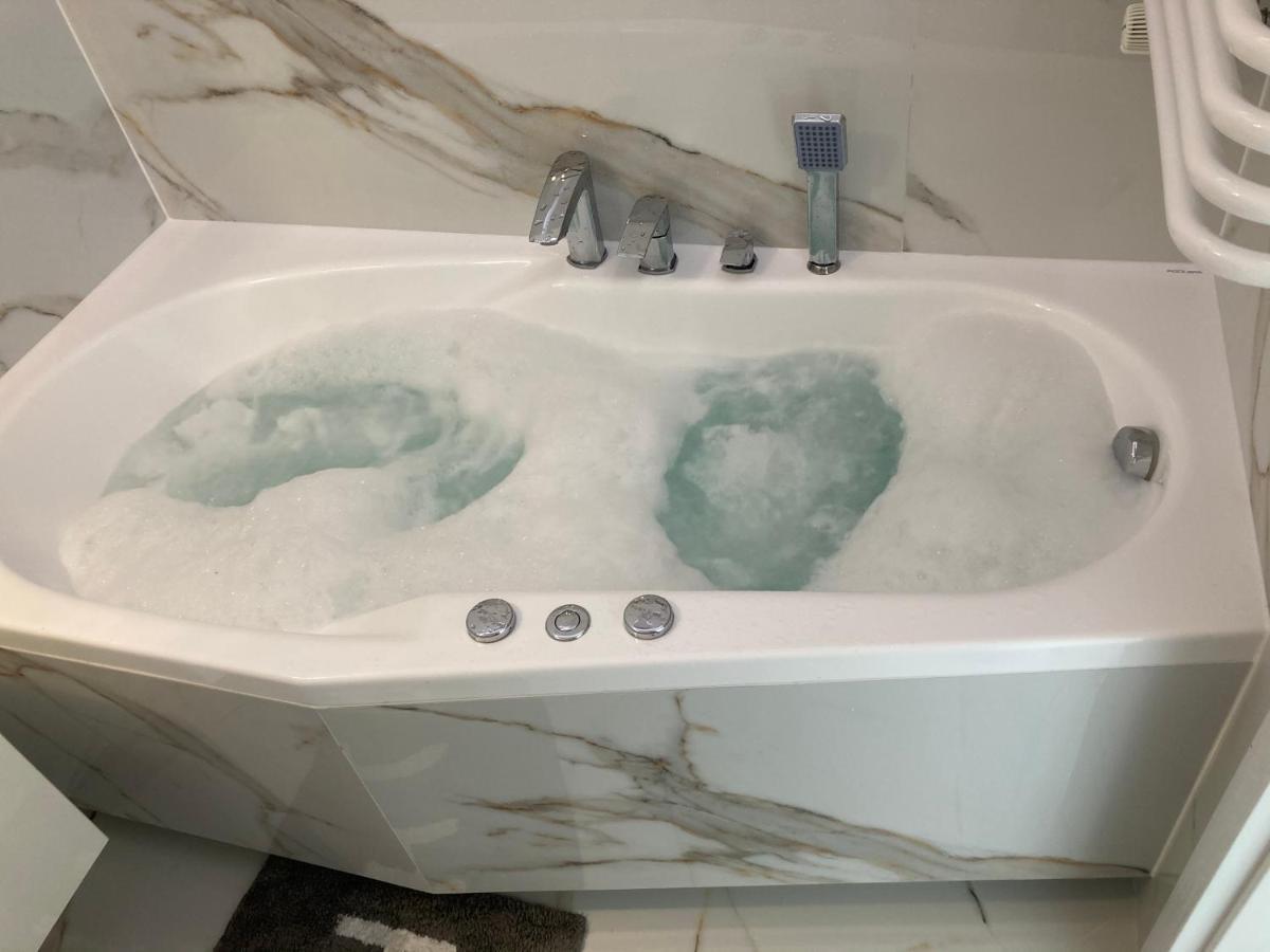 Apartment Kaczorowskiego 14 Bialystok Bagian luar foto